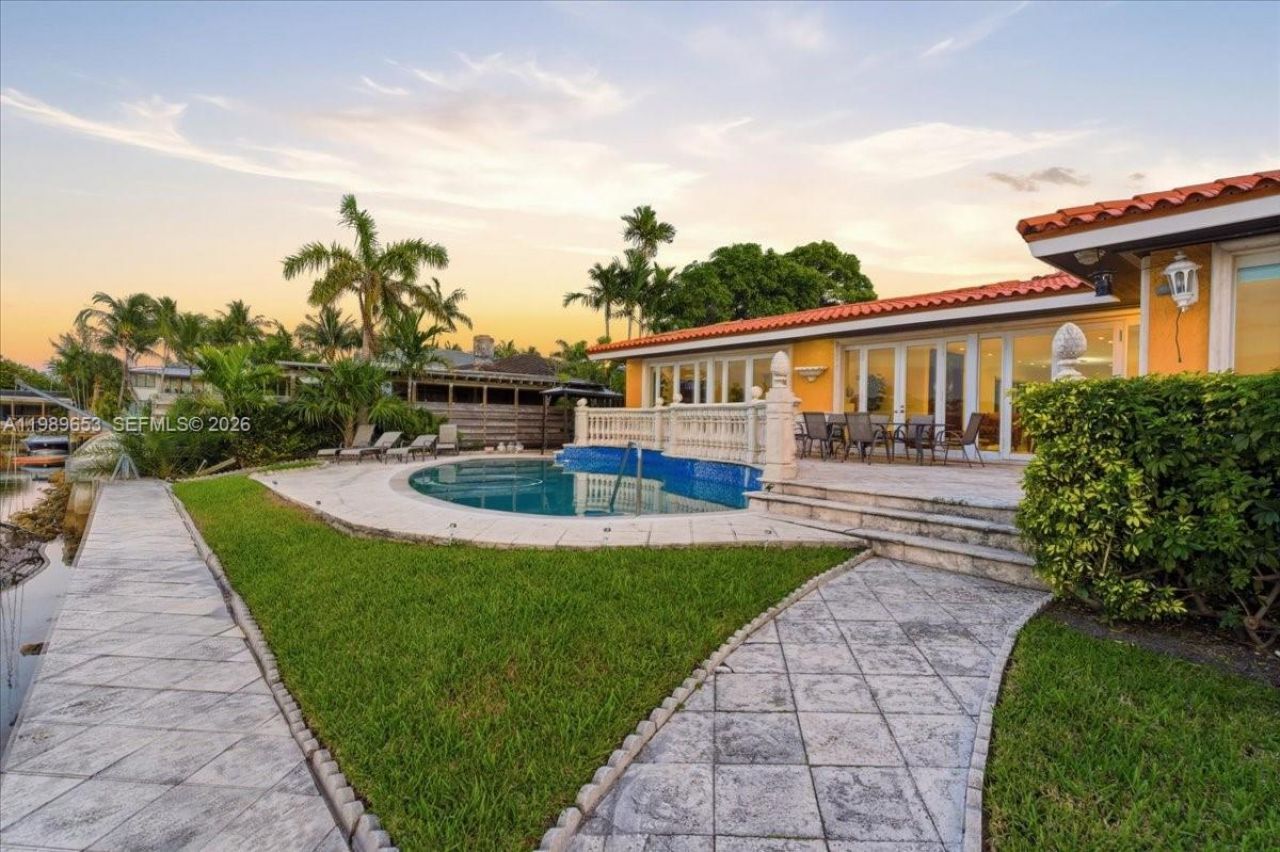 1249 Biscaya Dr , Surfside, FL 33154 Photo