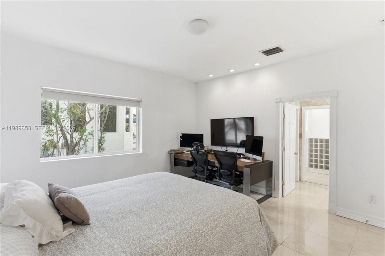 1249 Biscaya Dr , Surfside, FL 33154 Photo