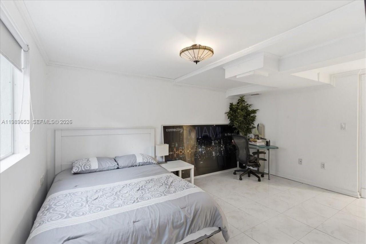 1249 Biscaya Dr , Surfside, FL 33154 Photo