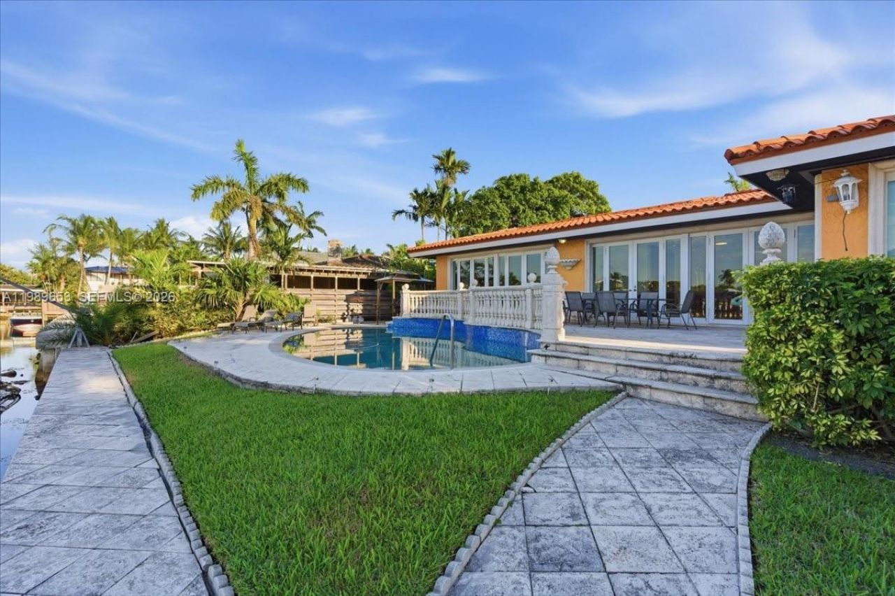 1249 Biscaya Dr , Surfside, FL 33154 Photo