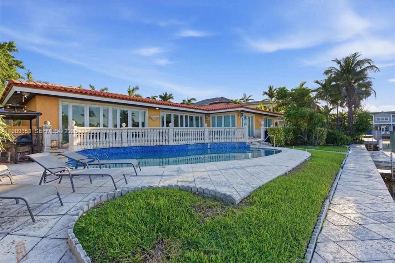 1249 Biscaya Dr , Surfside, FL 33154 Photo