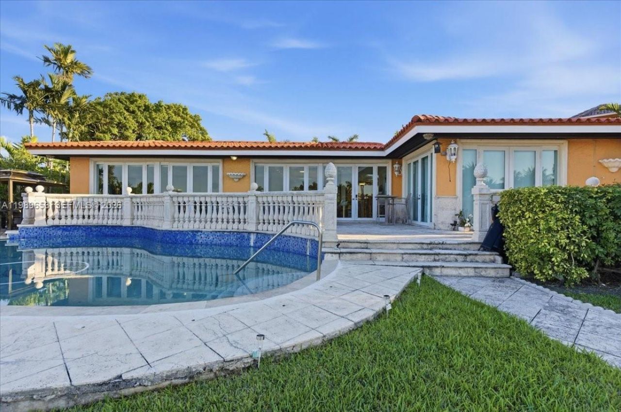 1249 Biscaya Dr , Surfside, FL 33154 Photo