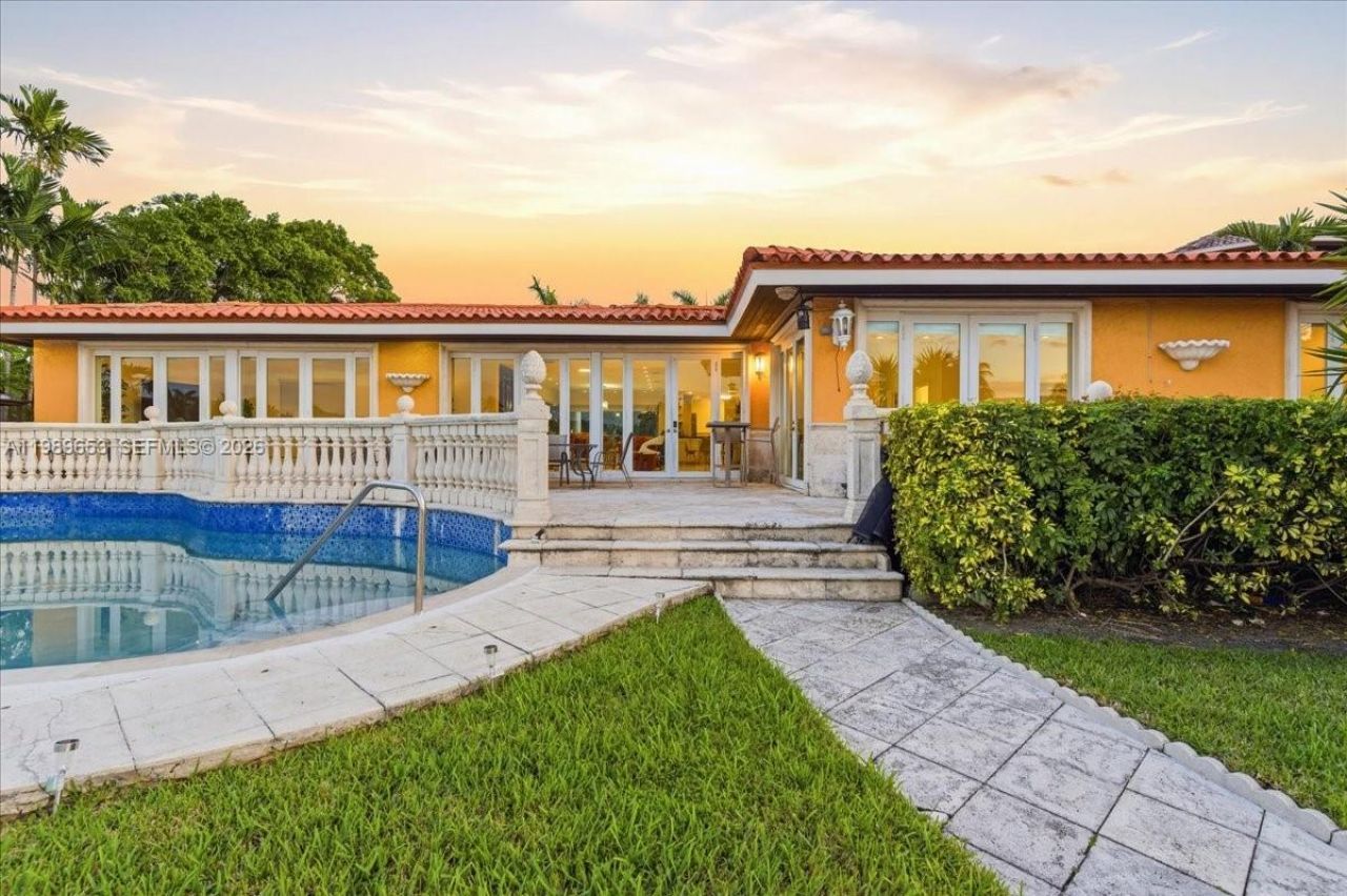 1249 Biscaya Dr , Surfside, FL 33154 Photo