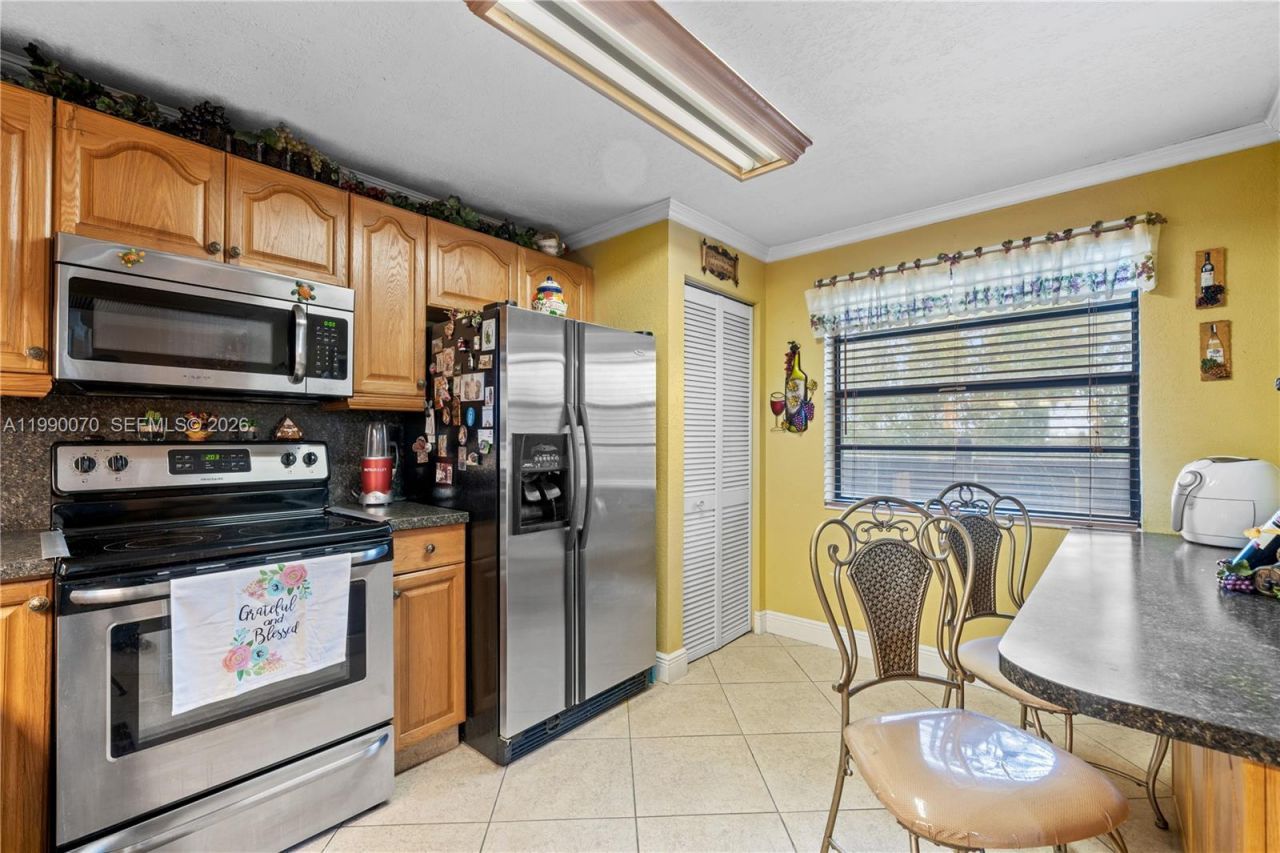 901 Colony Point Cir , Unit 503, Pembroke Pines, FL 33026 Photo