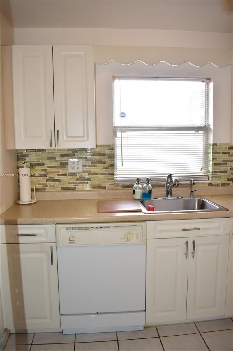 9800 Sunrise Lakes Blvd , Unit 208, Sunrise, FL 33322 Photo