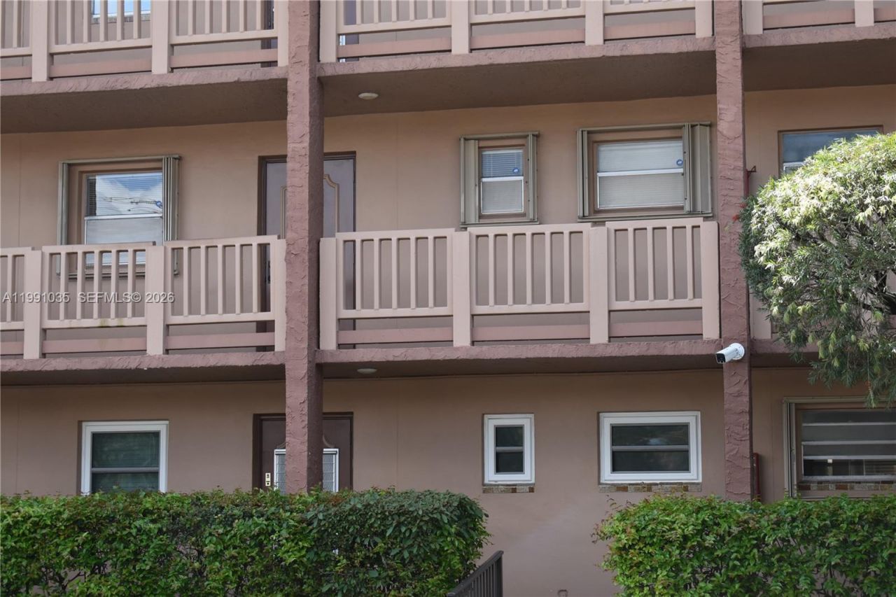 9800 Sunrise Lakes Blvd , Unit 208, Sunrise, FL 33322 Photo