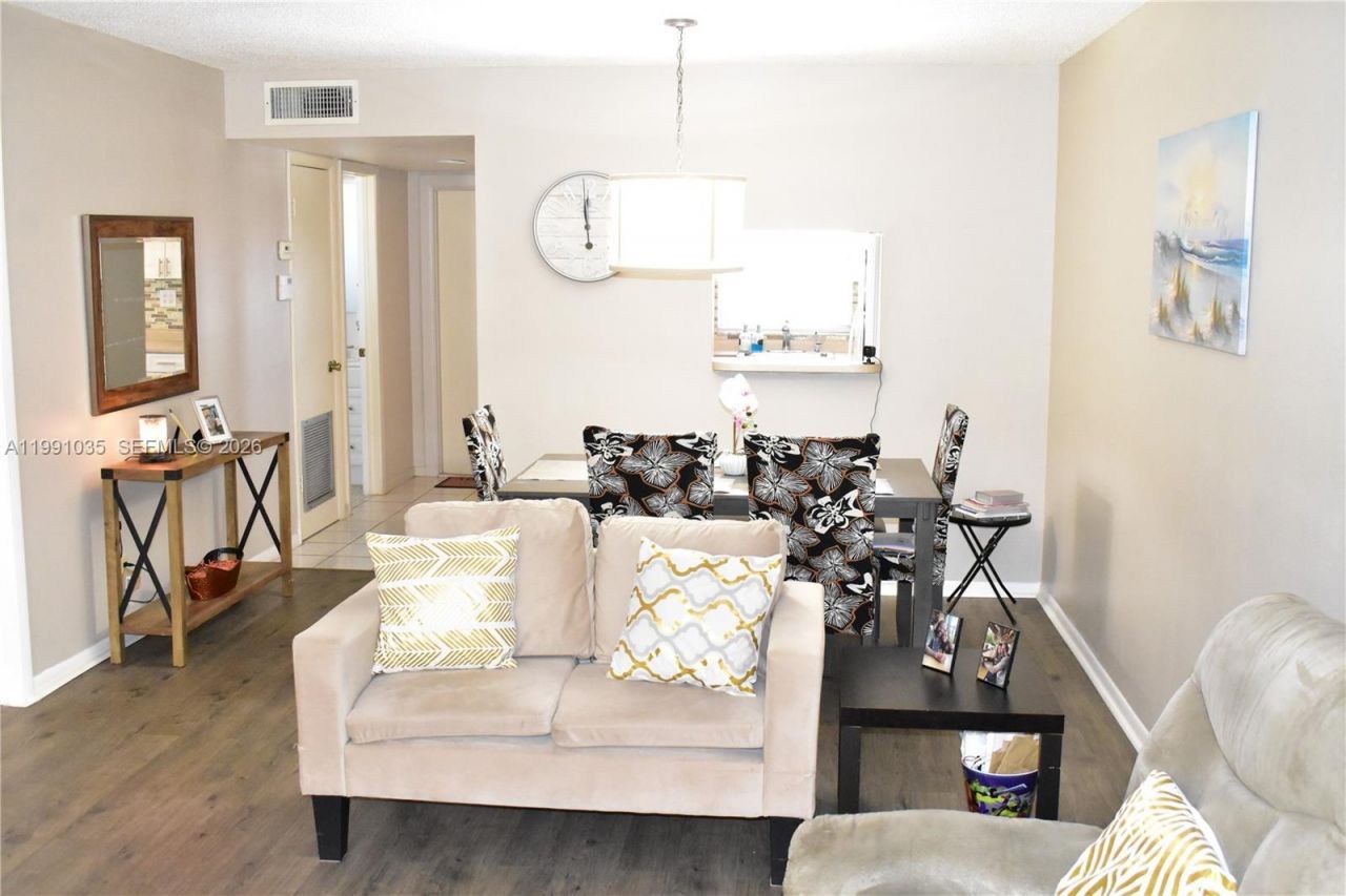 9800 Sunrise Lakes Blvd , Unit 208, Sunrise, FL 33322 Photo