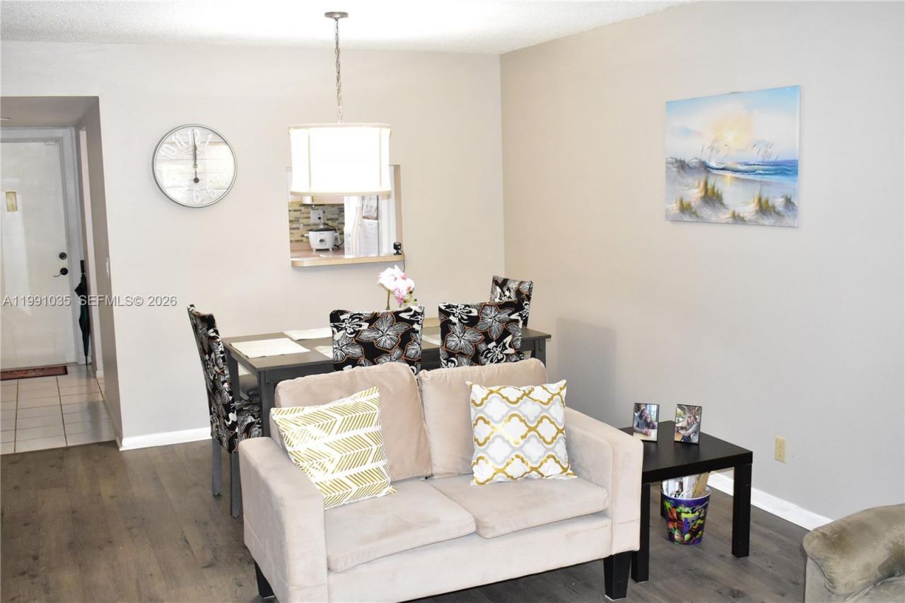 9800 Sunrise Lakes Blvd , Unit 208, Sunrise, FL 33322 Photo