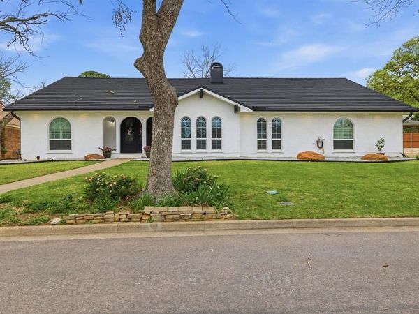 1613 Glasgow Drive, Arlington, TX 76015