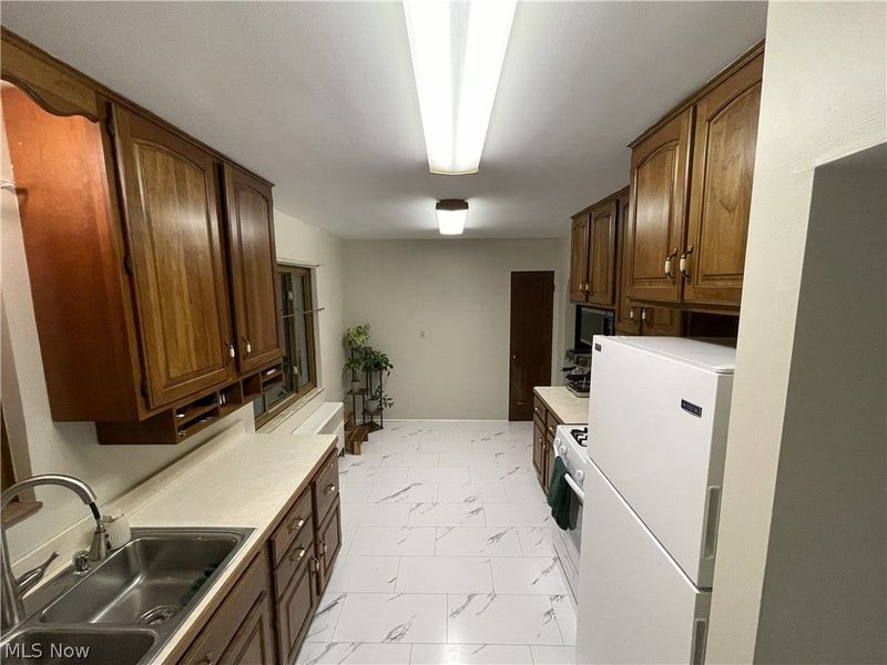 10101 Biddulph Road, Brooklyn, OH 44144 Photo 12