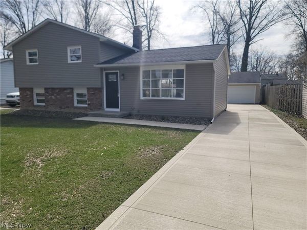 38136 Parkway Boulevard, Willoughby, OH 44094