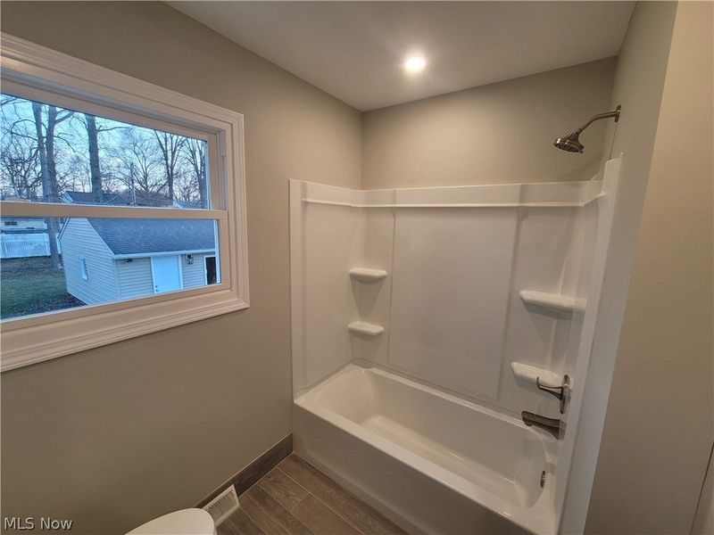 38136 Parkway Boulevard, Willoughby, OH 44094 Photo 13