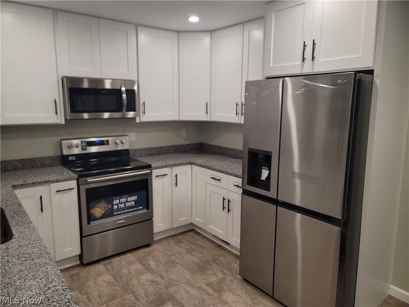 38136 Parkway Boulevard, Willoughby, OH 44094 Photo 4