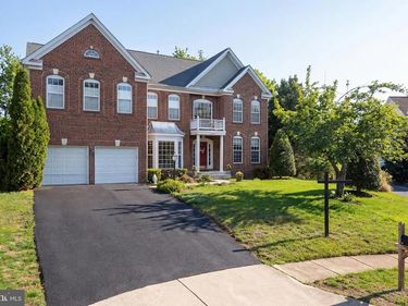 12494 CLIFF EDGE DRIVE, HERNDON, VA 20170