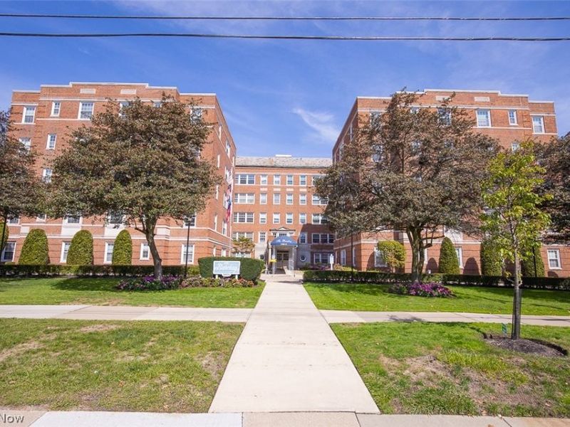 19015 Van Aken Boulevard, Unit 406, Shaker Heights, OH 44122 Photo 2