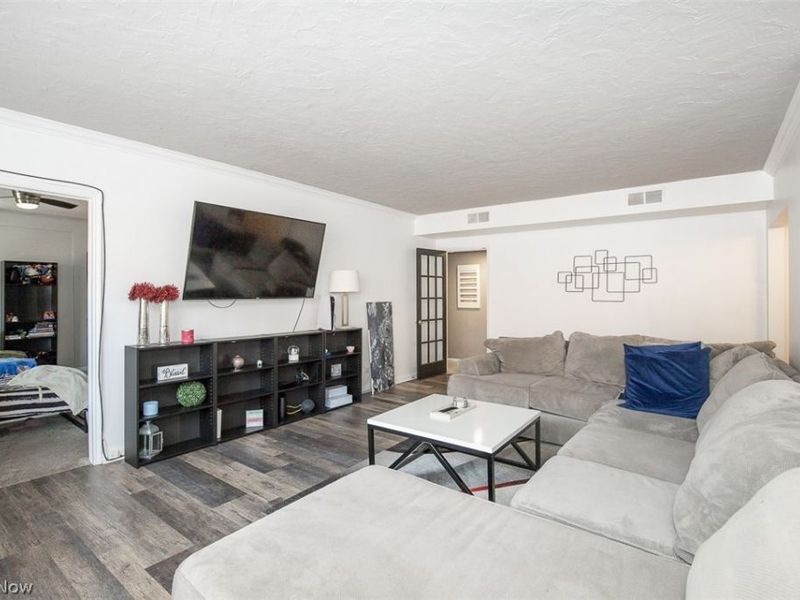 19015 Van Aken Boulevard, Unit 406, Shaker Heights, OH 44122 Photo 5