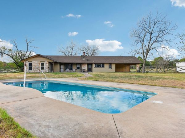 504 Buckaroo TRL, Buda, TX 78610