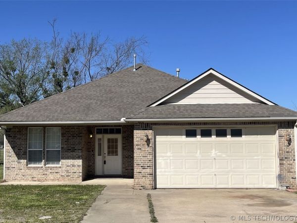 420 N Hughes Avenue , Morris, OK 74445
