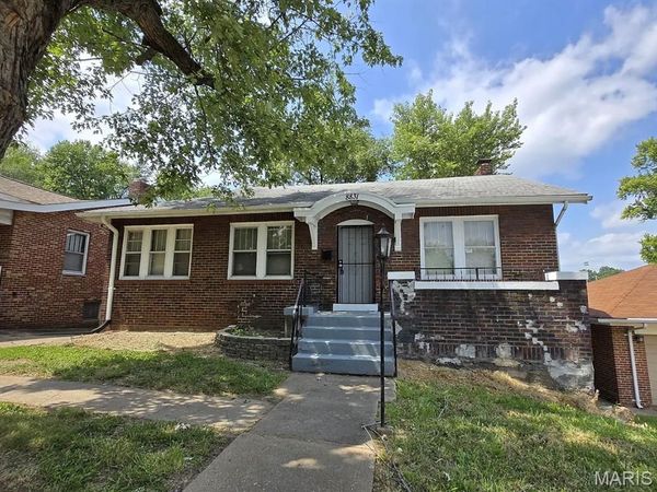 8831 May Avenue , St Louis, MO 63136