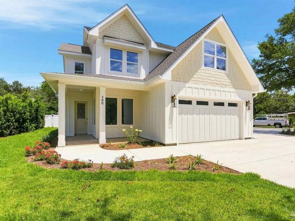 500 Fairpoint Dr, Gulf Breeze, FL 32561