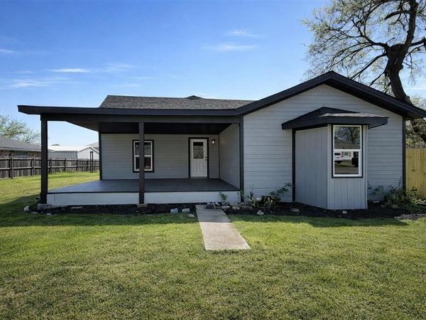 469 W Fulton Street, Van Alstyne, TX 75495