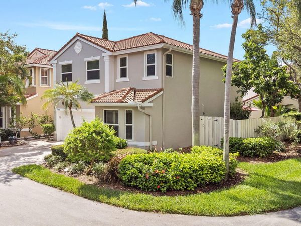 1140 Linden Street, Hollywood, FL 33019