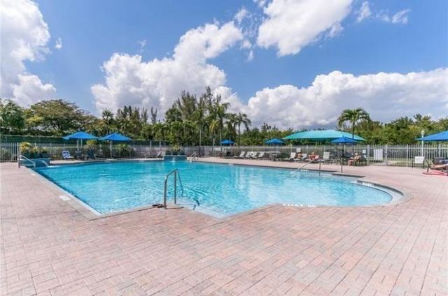1140 Linden Street, Hollywood, FL 33019 Photo