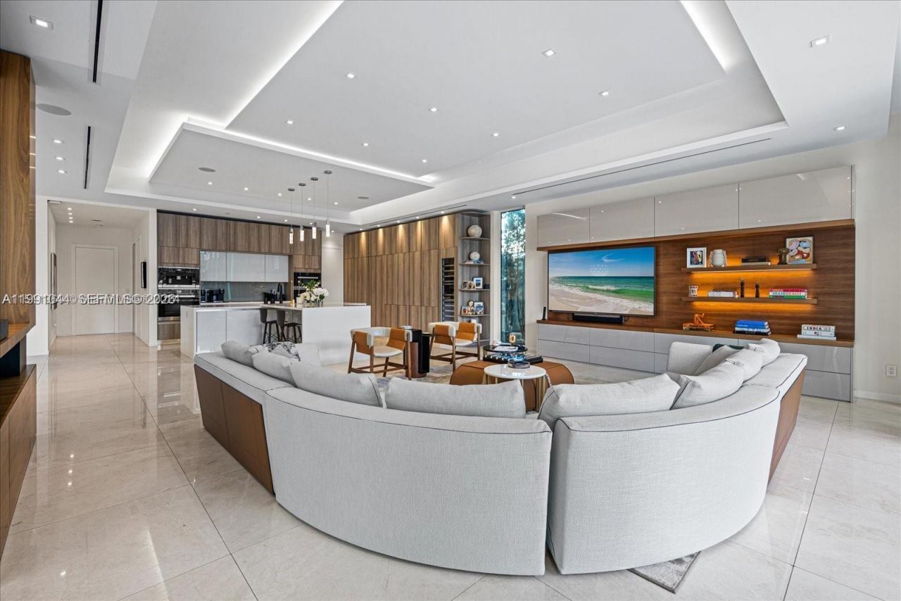 3465 N Meridian Ave , Miami Beach, FL 33140 Photo