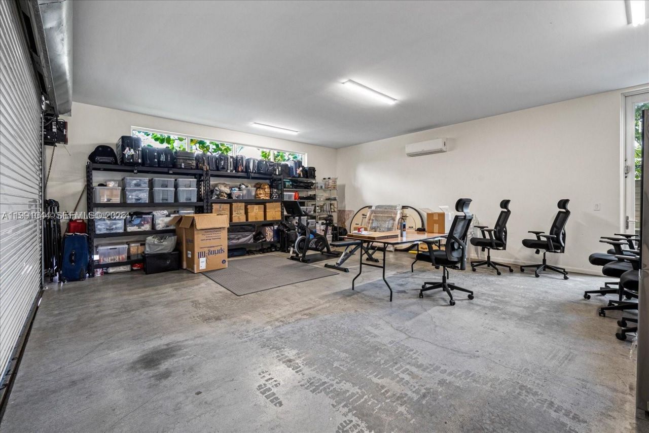 3465 N Meridian Ave , Miami Beach, FL 33140 Photo