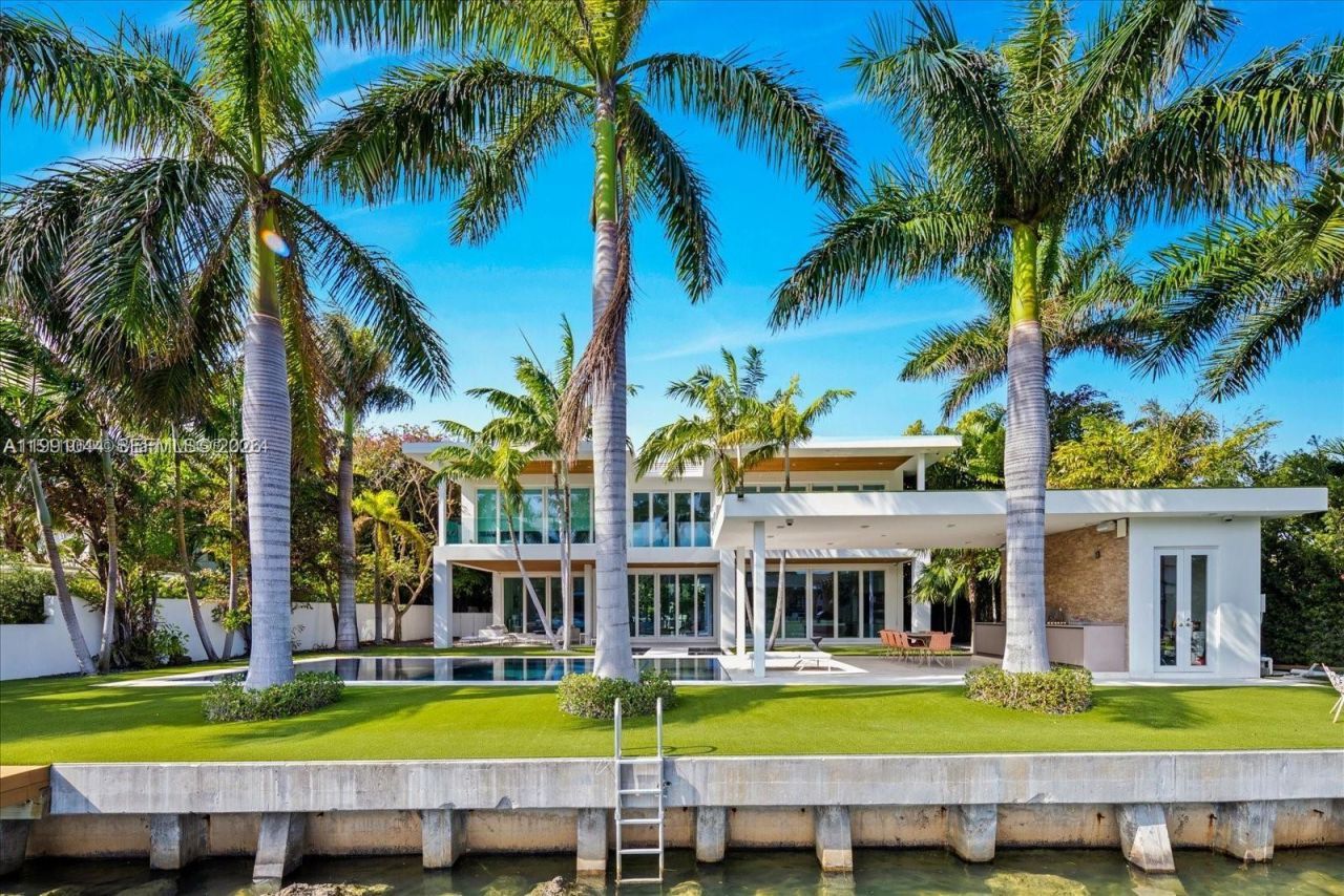 3465 N Meridian Ave , Miami Beach, FL 33140 Photo