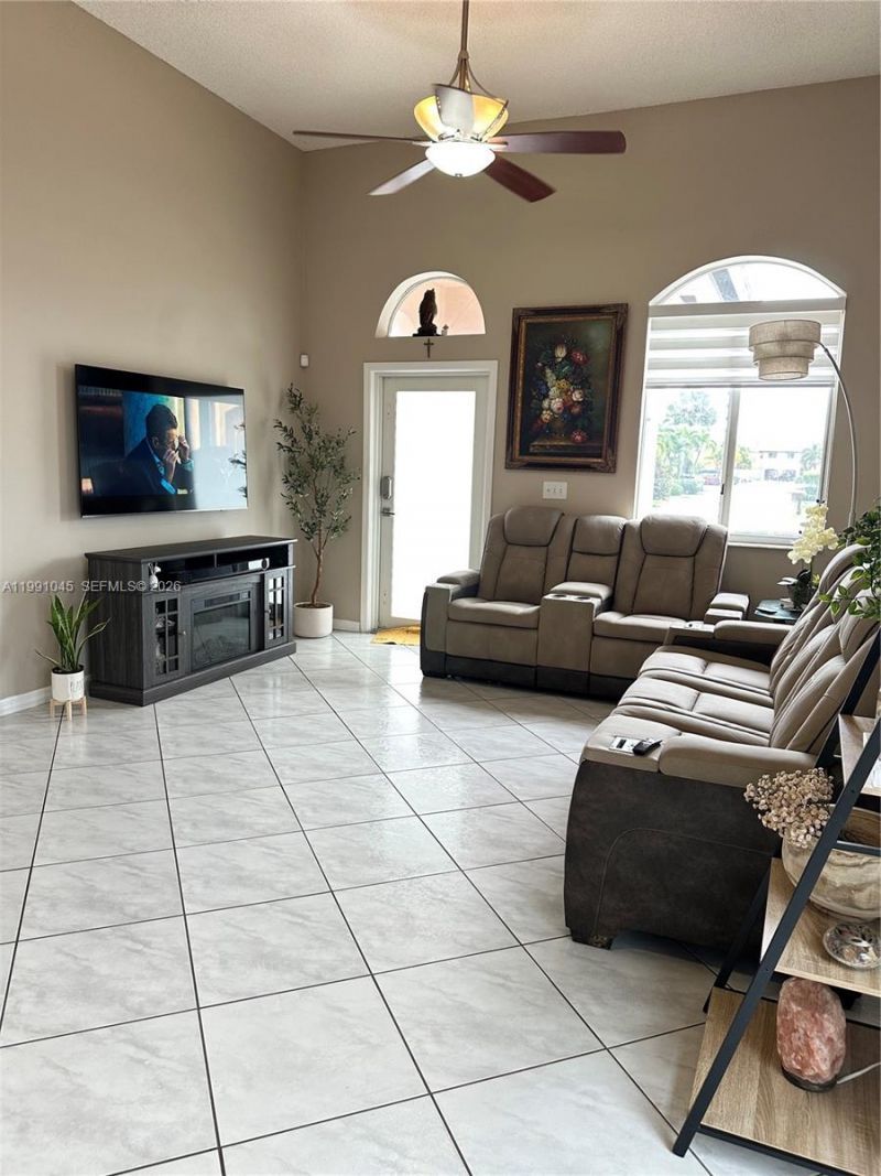 15318 SW 41st Ter , Miami, FL 33185 Photo