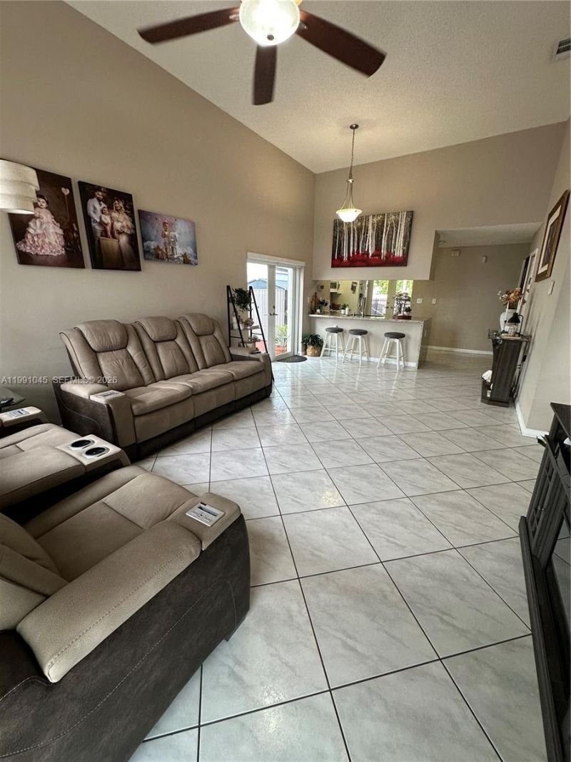 15318 SW 41st Ter , Miami, FL 33185 Photo