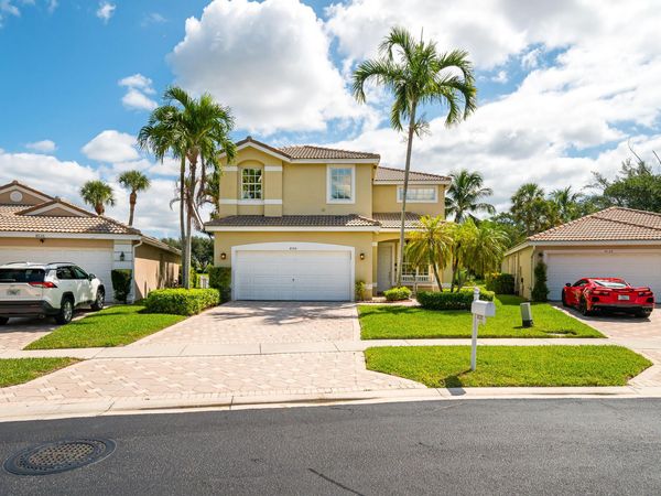 8122 Palm Gate Drive, Boynton Beach, FL 33436