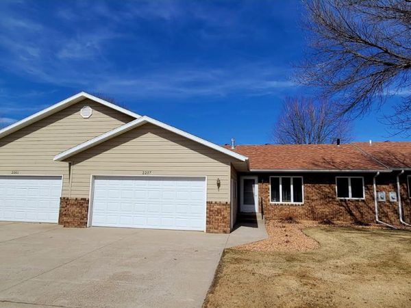 2207 SE Crystal Avenue, Aberdeen, SD 57401