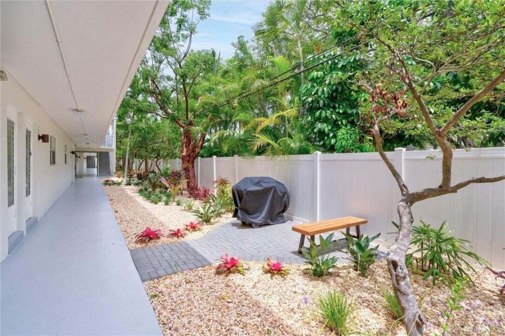 1439 S Ocean Boulevard, Unit 207, Lauderdale by the Sea, FL 33062 Photo