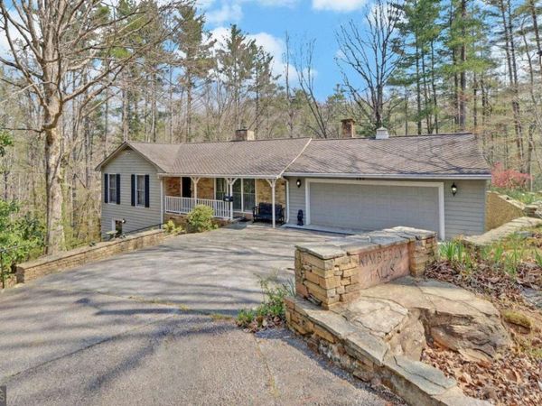 290 Waterfall Drive, Cleveland, GA 30528