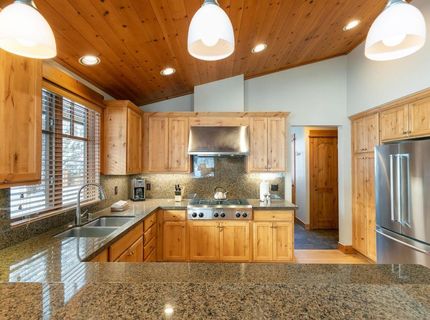 12193 Lookout Loop, Truckee, CA 96161 Photo