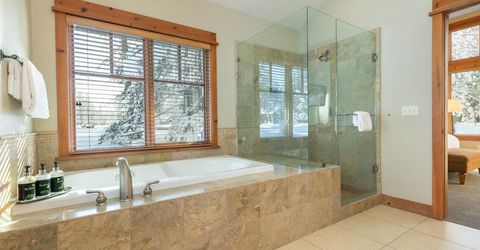 12193 Lookout Loop, Truckee, CA 96161 Photo