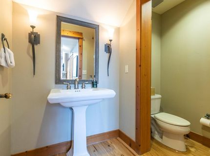 12193 Lookout Loop, Truckee, CA 96161 Photo