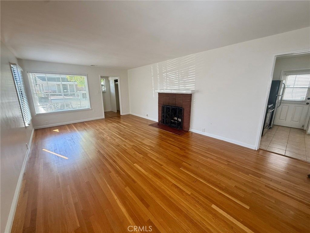 221 Angelo Walk, Long Beach, CA 90803 Main Photo