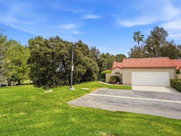 19950 Avenue Of The Oaks, Newhall, CA 91321