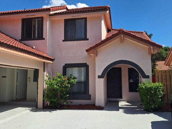 9561 NW 18th Court, Plantation, FL 33322