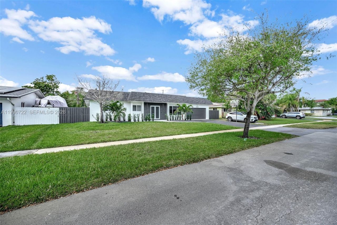 1431 NW 70th Ave, Plantation, FL 33313 Photo
