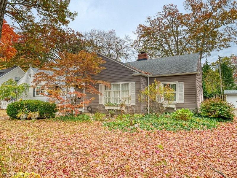 559 Kenilworth Road, Bay Village, OH 44140 Photo 3