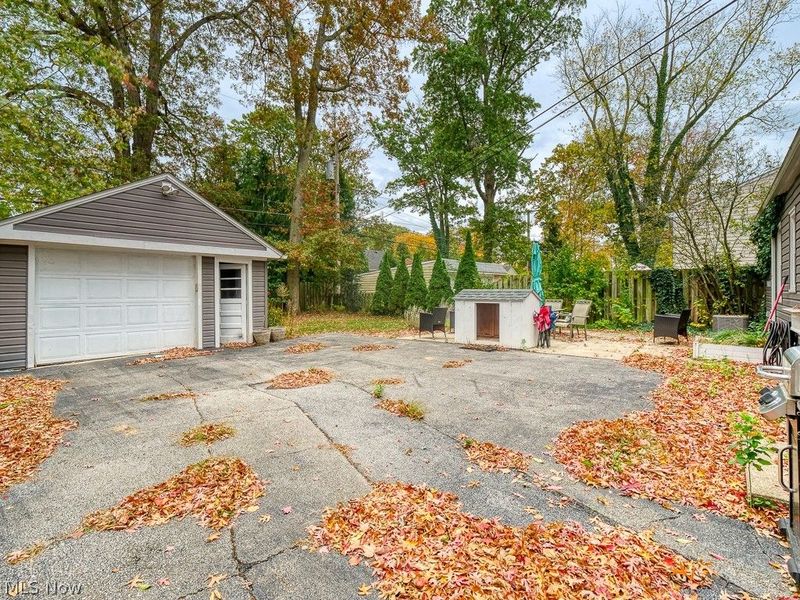 559 Kenilworth Road, Bay Village, OH 44140 Photo 4