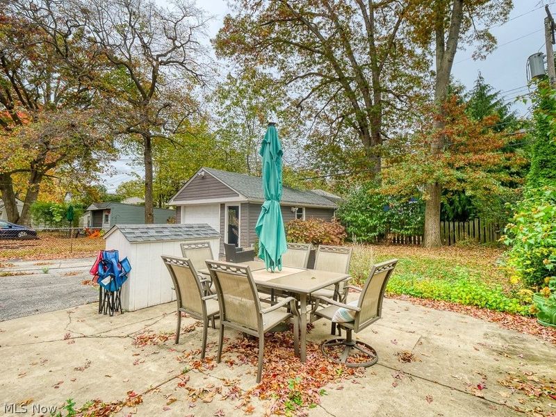 559 Kenilworth Road, Bay Village, OH 44140 Photo 5