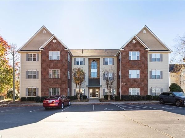 3724 Spanish Peak Drive , Unit 2-B, High Point, NC 27265