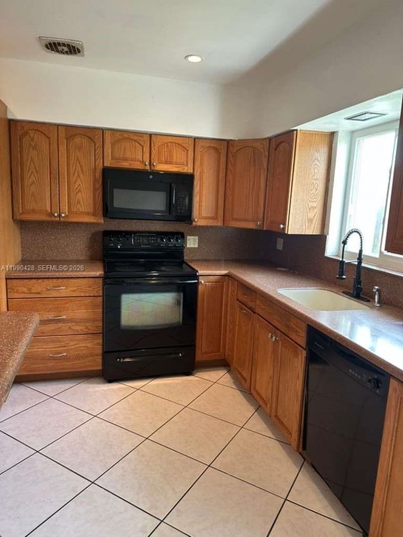 2458 Plunkett St, Hollywood, FL 33020 Photo