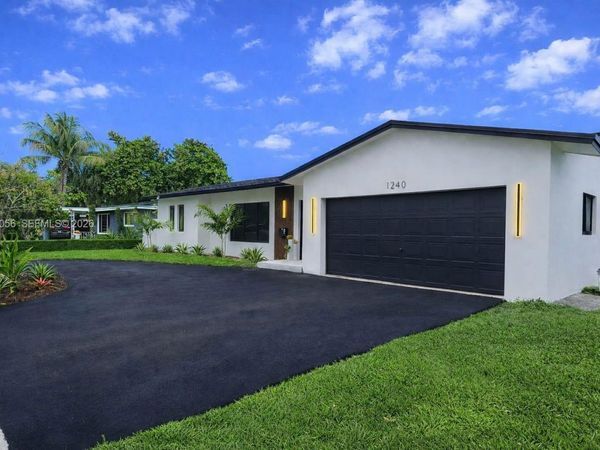 1240 S Cypress Rd , Pompano Beach, FL 33060