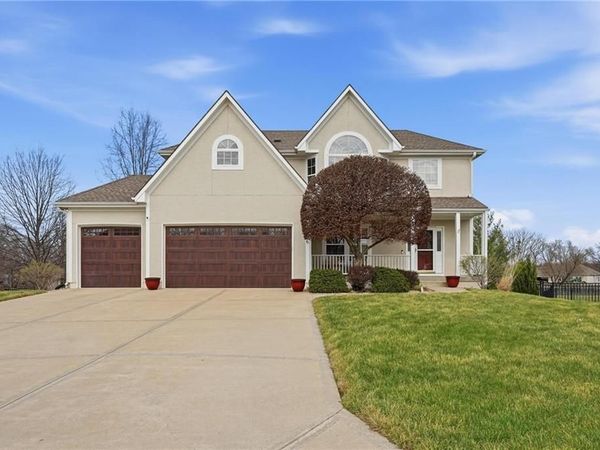 1256 SW Summit Crossing Circle, Lee's Summit, MO 64081
